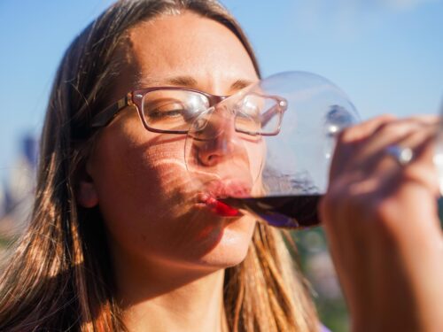 How to Taste Wine in 5 Simple Steps – The 5 S's of Tasting