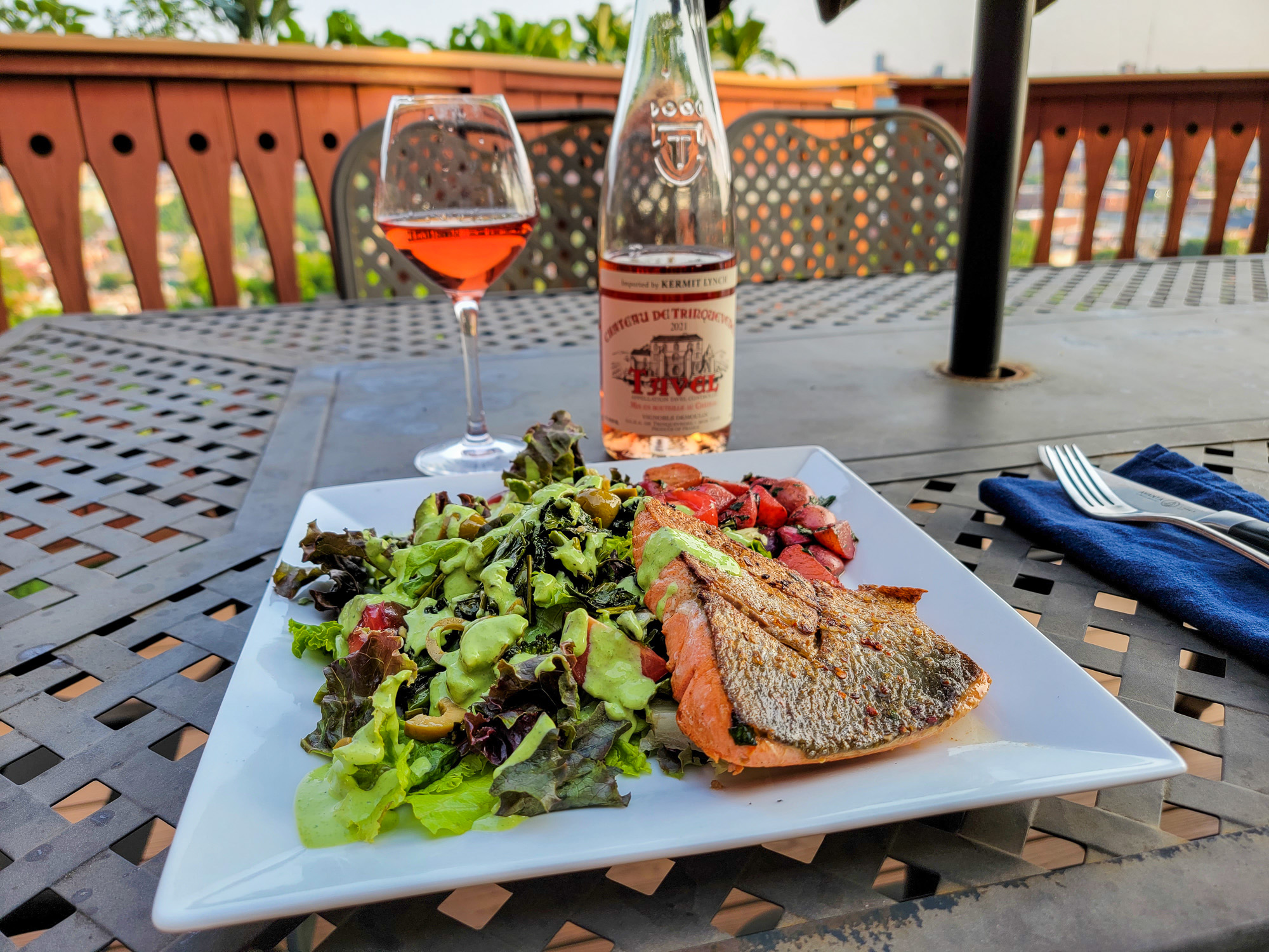 Tavel Food Pairing - Salmon Salad