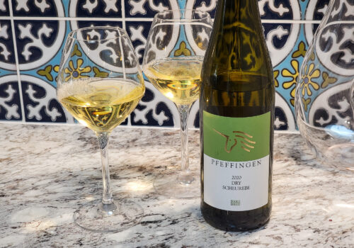 Pfeffingen Dry Scheurebe 2020 Review – Waxy and Delicious