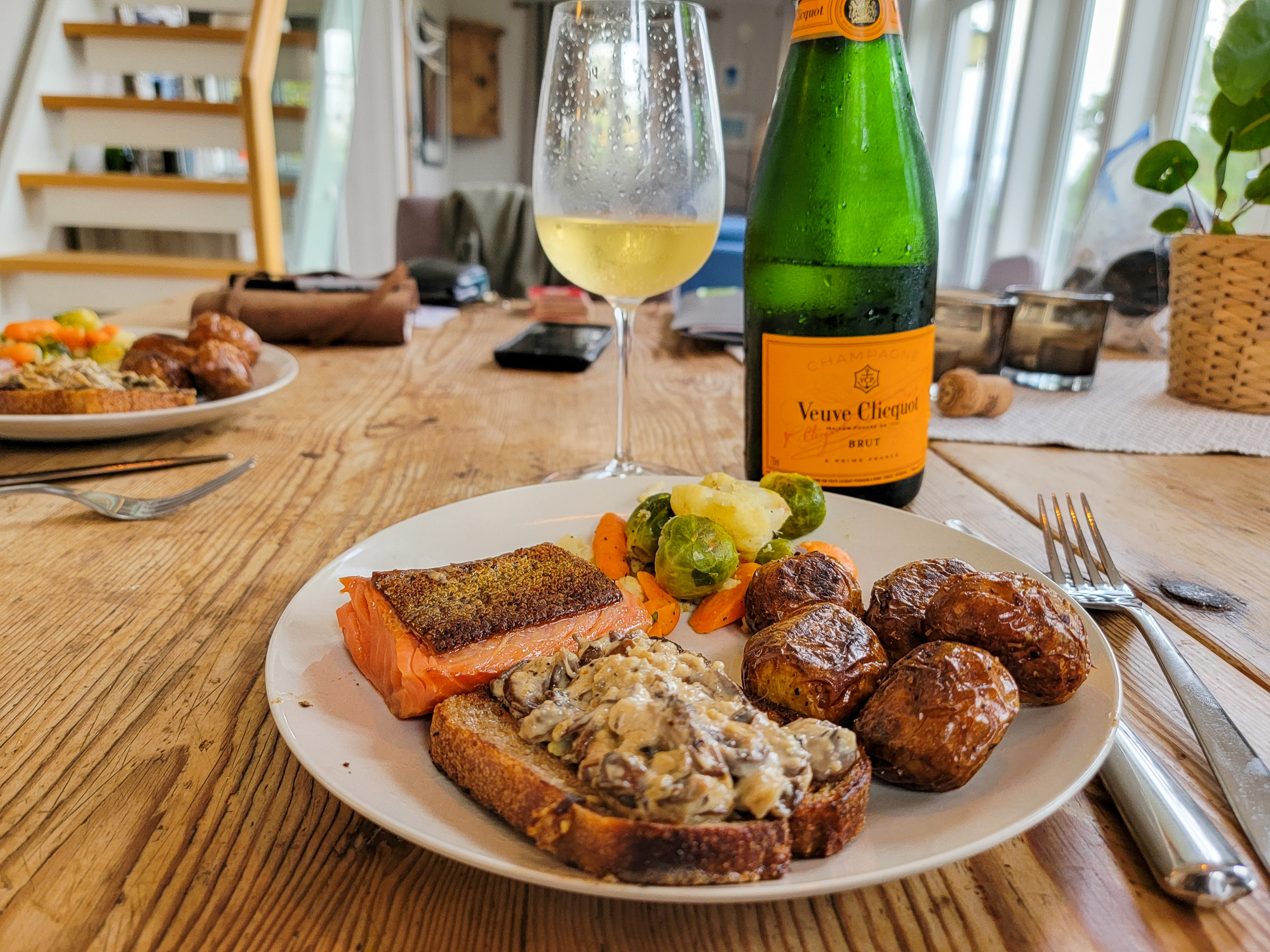 Veuve Clicquot Food Pairing - Salmon